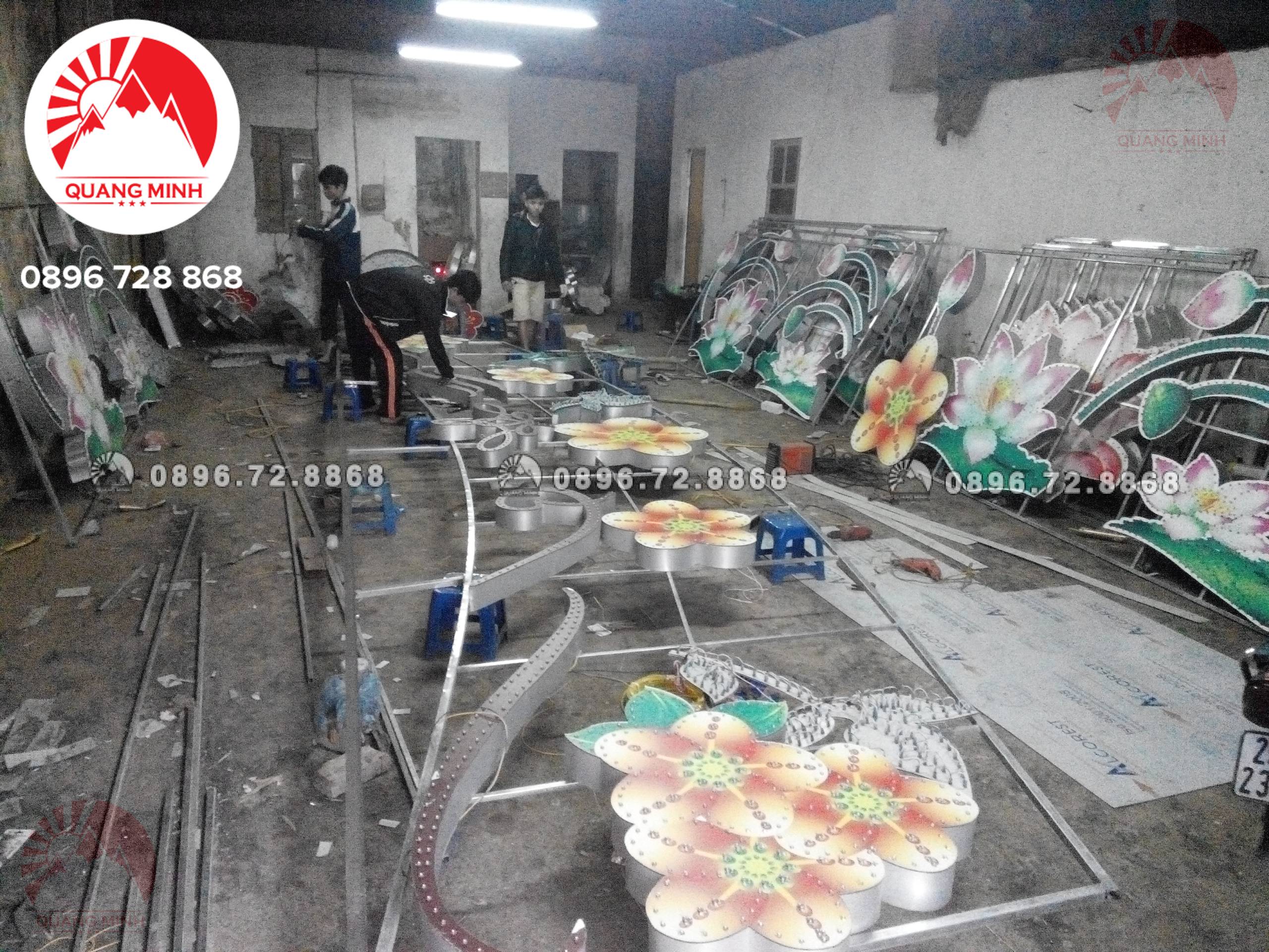 Quảng Cáo Quang Minh chuyên thi công và lắp đặt hoa đèn trang trí đường phố chuyên nghiệp