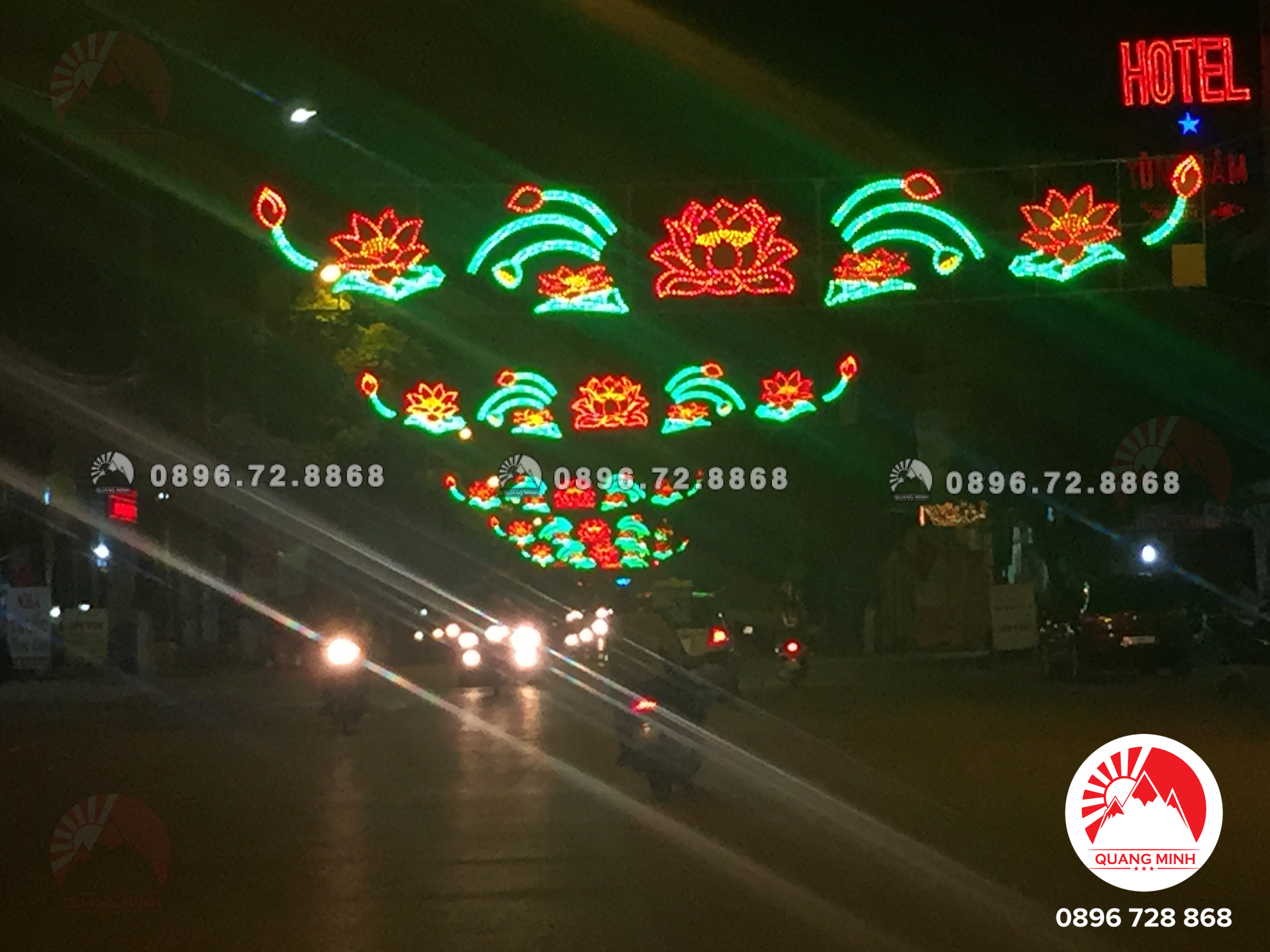 Vẻ đẹp lung linh của hoa đèn trang trí đường phố về đêm