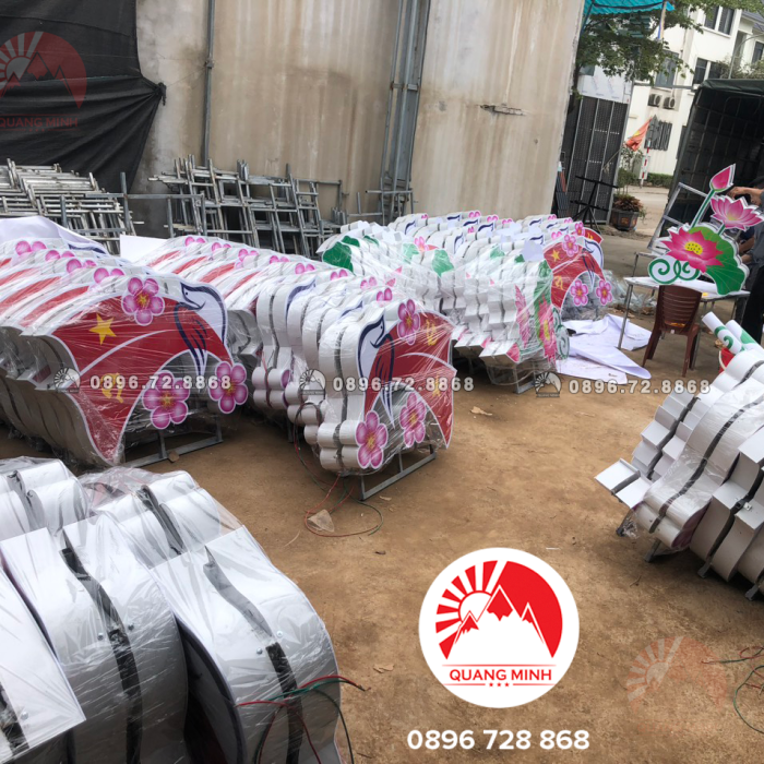 Sản xuất hoa đèn trang trí đường phố Đông Anh